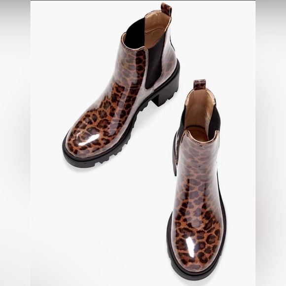 JustFab Roonie Leopard Print Bootie - Picture 4 of 6